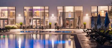 Indoor pool, outdoor pool