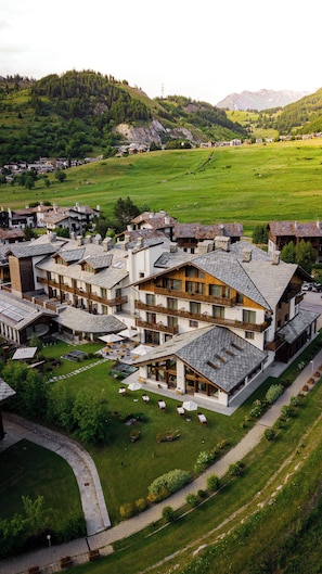 Aerial view - Montana Lodge & Spa, by R Collection Hotels (La Thuile)
