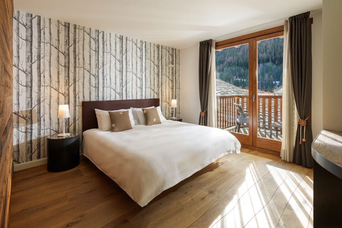 Deluxe kamer | 1 slaapkamer, hypoallergeen beddengoed, donzen dekbedden, een minibar