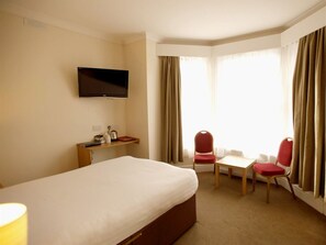 Suite, Ensuite (Flat - 2 Ad & 3 Ch) | Iron/ironing board, free WiFi, bed sheets