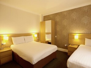 Suite, Ensuite (2 Adults & 1 Children) | Iron/ironing board, free WiFi, bed sheets