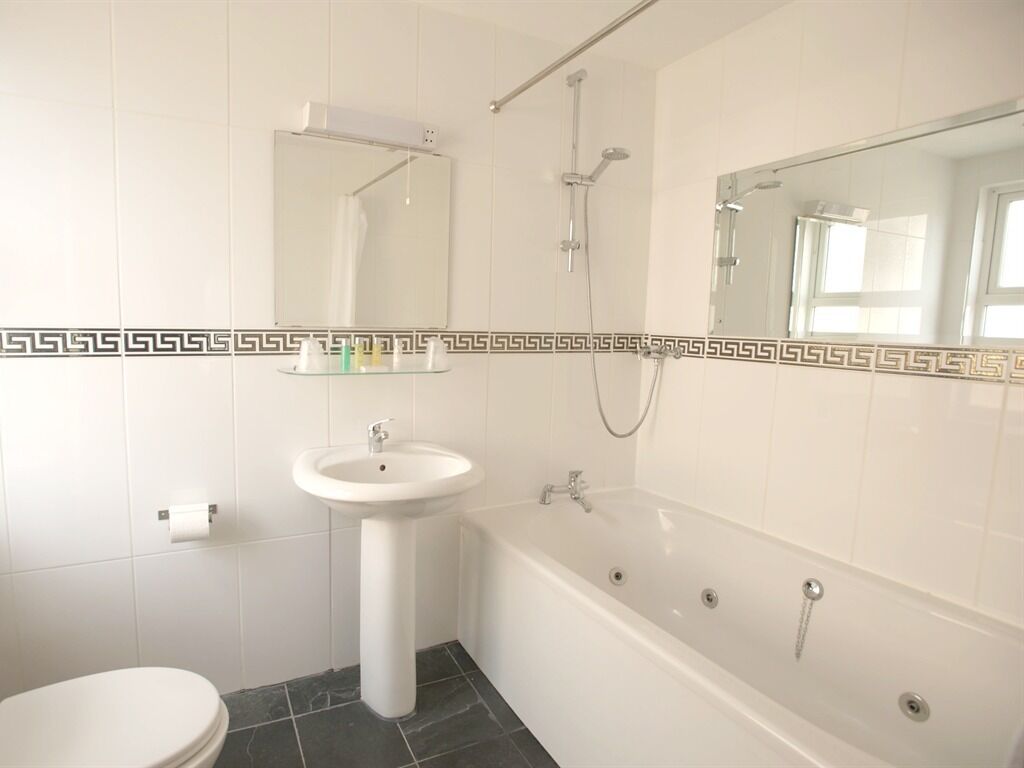 Photo - Ashley Victoria