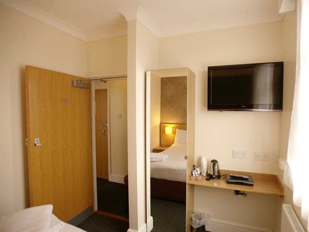 Photo - Ashley Victoria