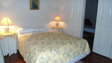 Desk, iron/ironing board, free cots/infant beds, rollaway beds