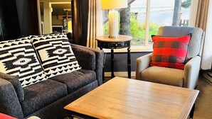 Premium Condo, 2 Bedrooms, Ocean View, Beachfront - Ocean House Inn & Condos (Homer)
