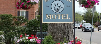 ทาวน์แอนด์บีช โมเต็ล