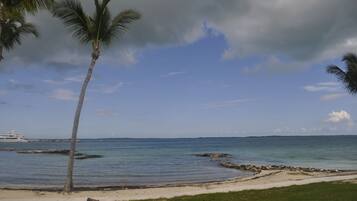 Apartment, 2 Bedrooms | Beach | Beach nearby