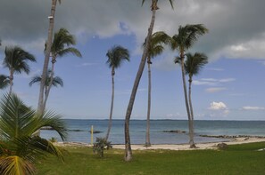 Beach - Abaco Getaway by Living Easy Abaco (Marsh Harbour)