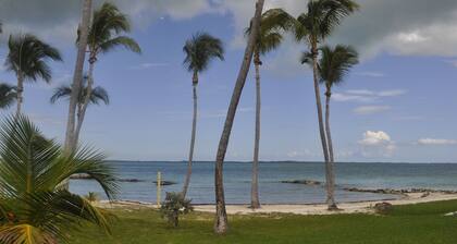Abaco Getaway by Living Easy Abaco