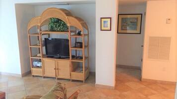 Apartment, 2 Bedrooms | Living room | Flat-screen TV