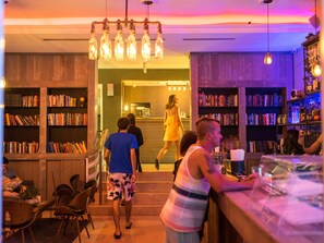 Lobby - Beds n' Drinks Hostel (Miami Beach)