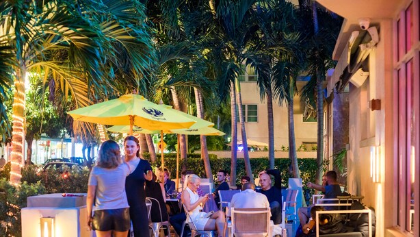 Unclassified image, 1 of 49, button - Beds n' Drinks Hostel (Miami Beach)