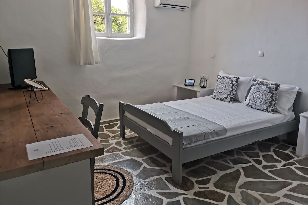 Grand suite, uitzicht op strand | 1 slaapkamer, een kluis op de kamer, gratis wifi