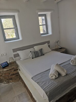 Standard Double with Garden View | Caja fuerte, wifi gratis, ropa de cama