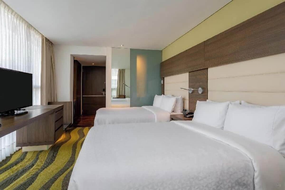 Premium bedding, minibar, in-room safe, desk