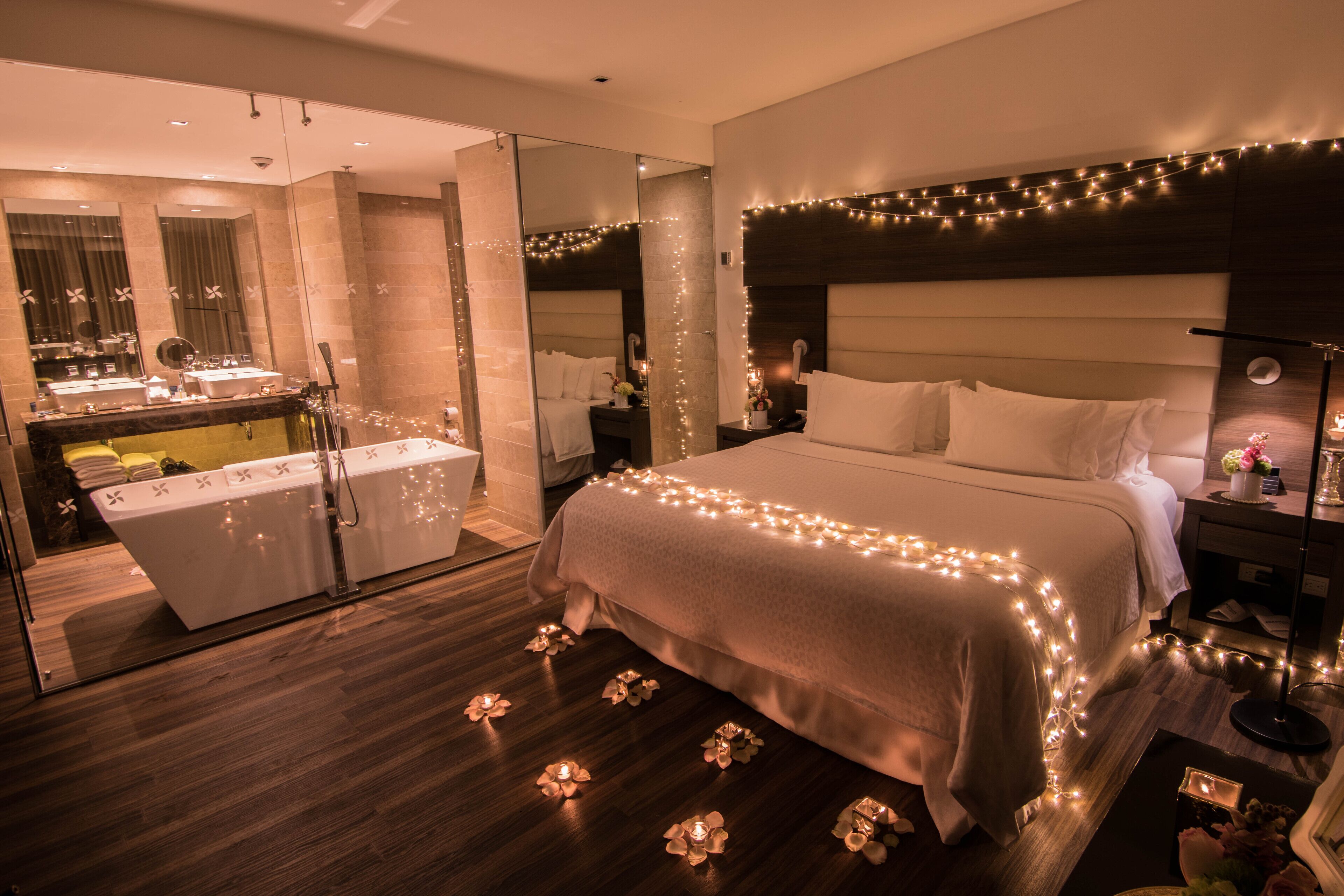 Junior-svíta - 1 stórt tvíbreitt rúm (Club Level) | Rúmföt af bestu gerð, míníbar, öryggishólf í herbergi, skrifborð