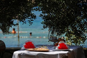 每日付費供應現點現煮早餐