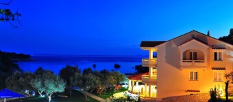Lastura Aparthotel & Mobile Homes