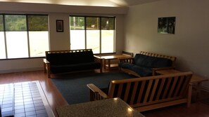 Interior - 7 Bedroom Blue Mountain Chalet with Sauna & Hot Tub #35L (The Blue Mountains)