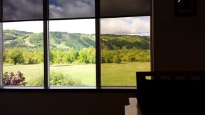 Front of property - 7 Bedroom Blue Mountain Chalet with Sauna & Hot Tub #35L (The Blue Mountains)