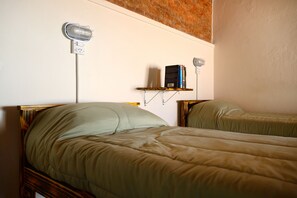 Slaapzaal, gemengde slaapzaal, gedeelde badkamer (6 People) | Gratis wifi