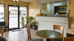Unclassified image, 4 of 20, button - Regency Inn (Muskogee)