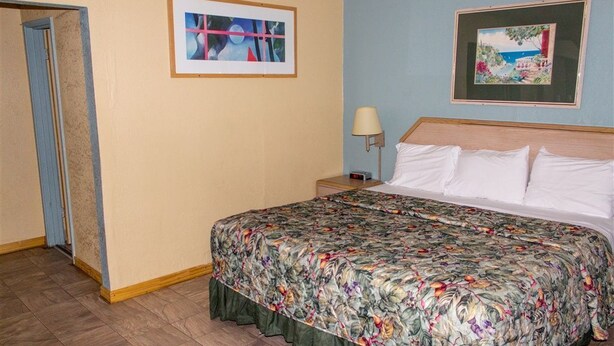 Unclassified image, 1 of 20, button - Regency Inn (Muskogee)