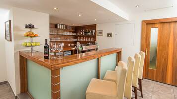 Bar (in der Unterkunft)