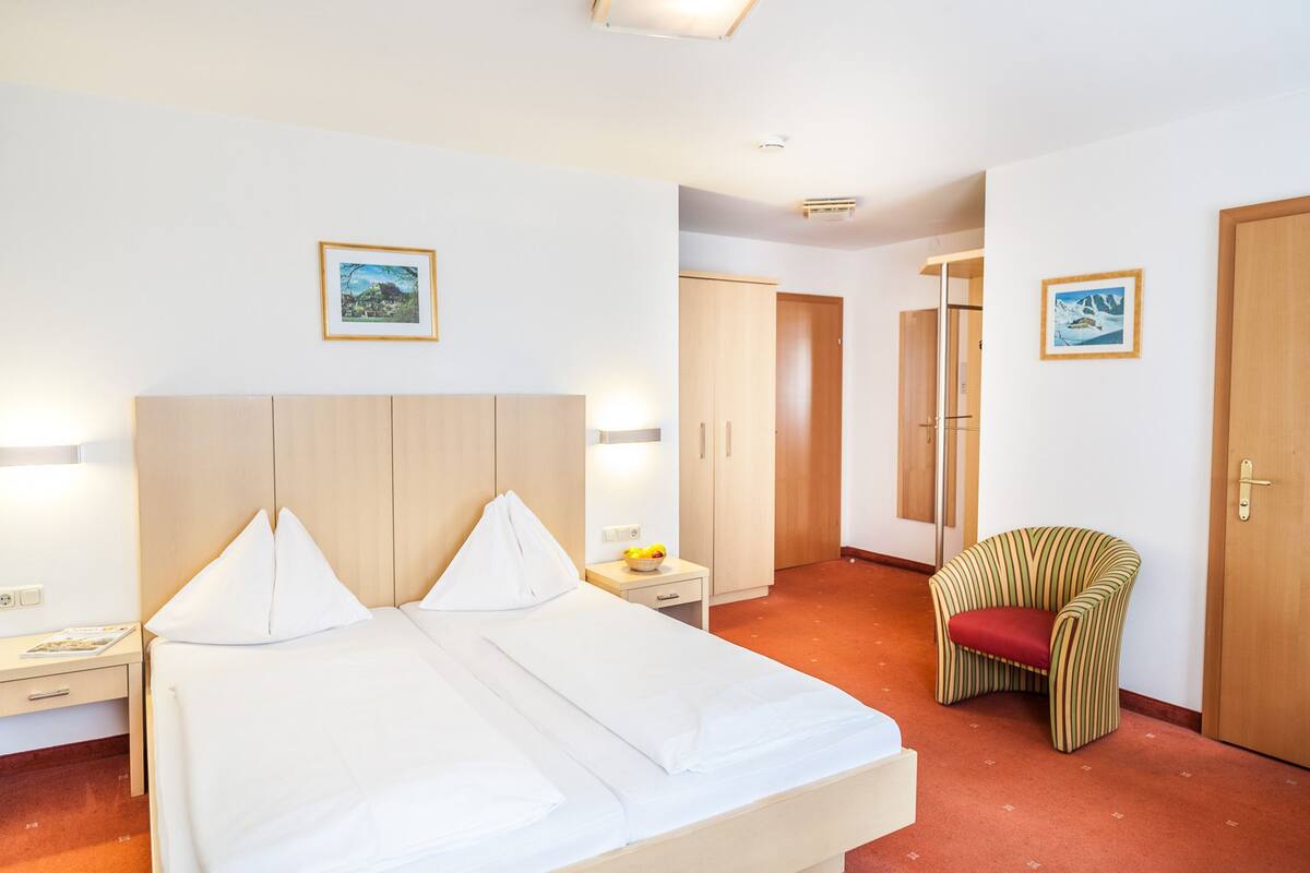 70-cm tv with cable channels