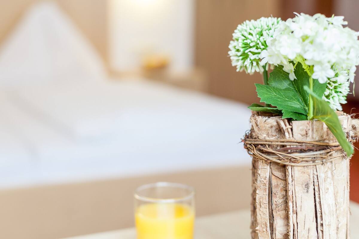 70-cm tv with cable channels