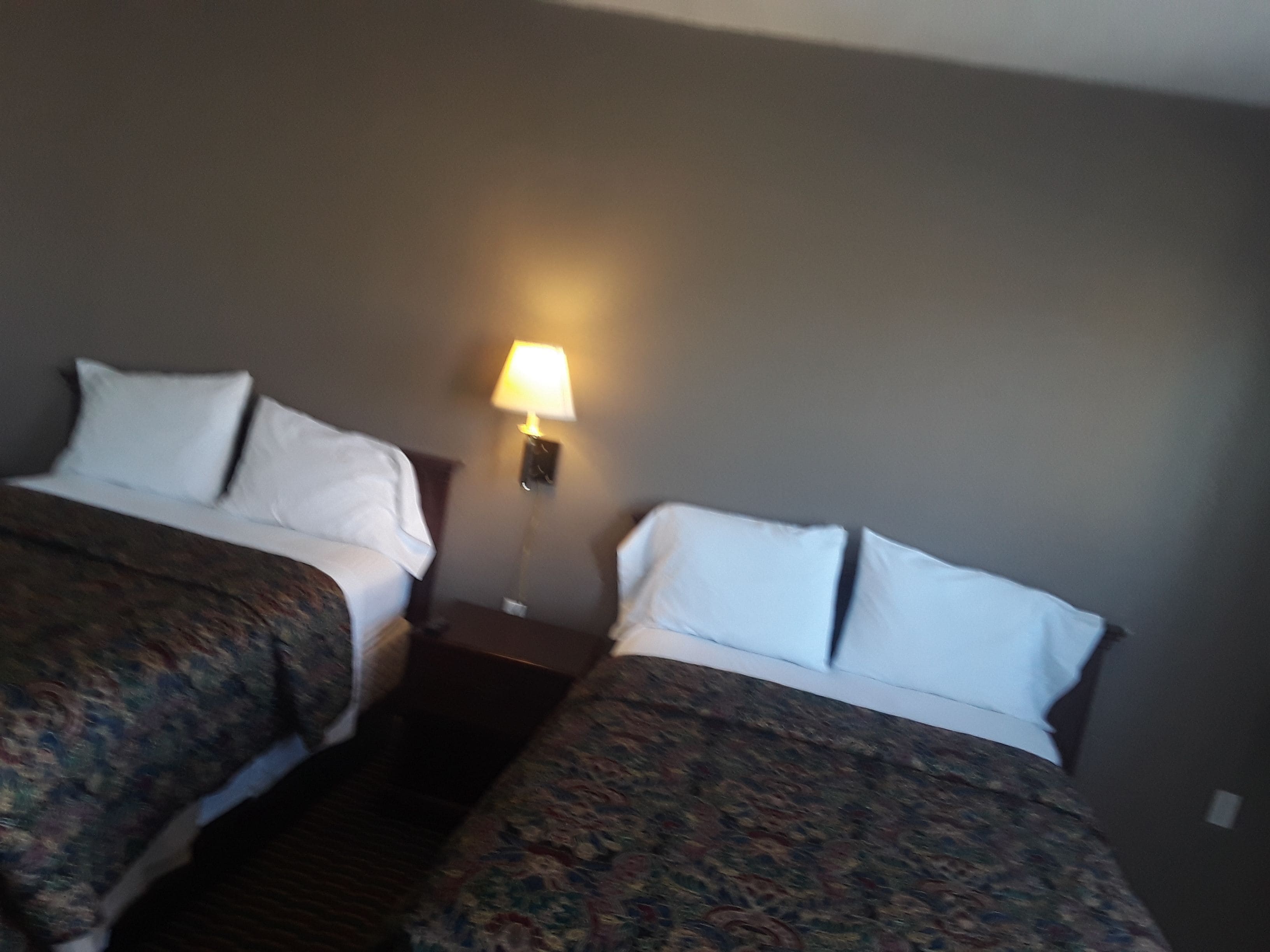 Televisión de 32 pulgadas con canales por cable 