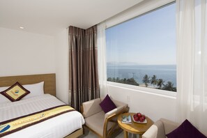 Executive-Dreibettzimmer, Meerblick | 1 Schlafzimmer, Allergikerbettwaren, Minibar, Zimmersafe