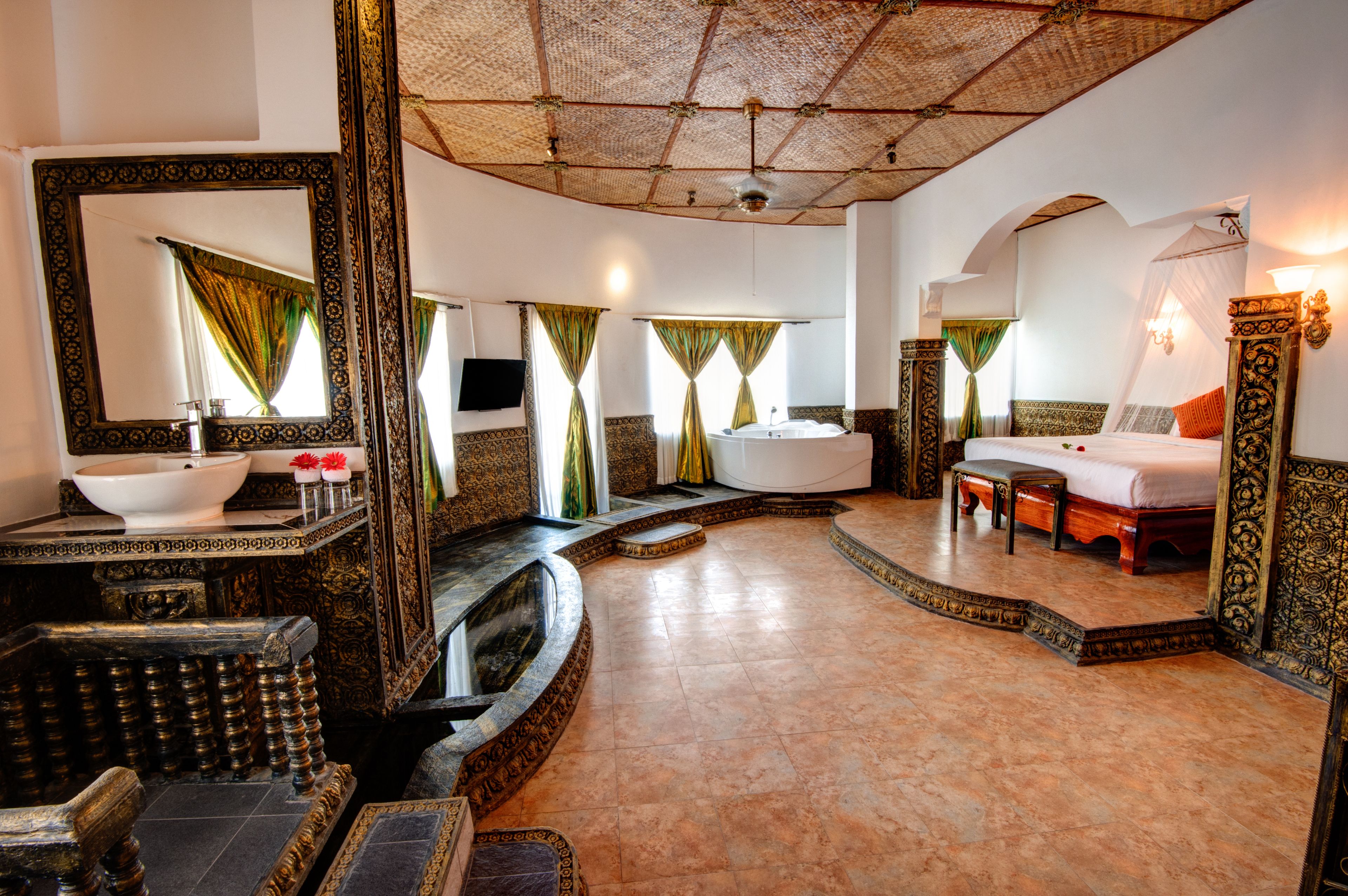 Lotus Suite | 1 bedroom, minibar, in-room safe, desk
