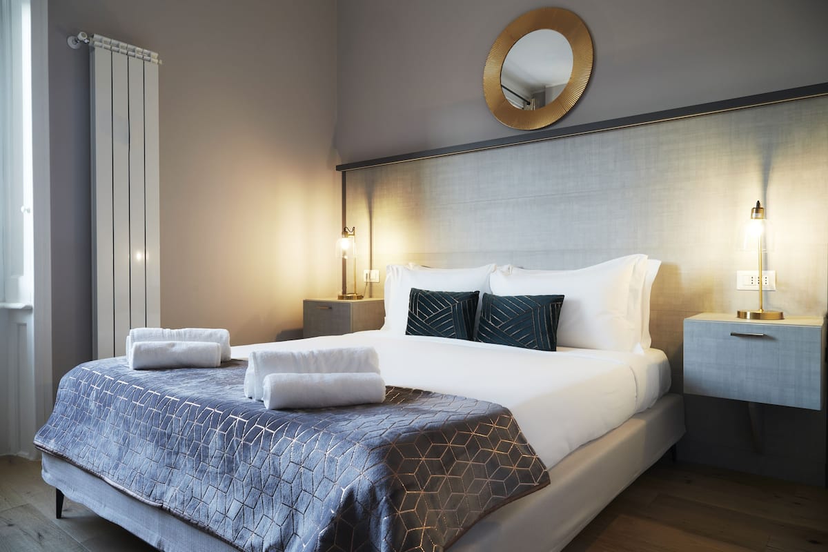 Luxury Apartment Palestina big (Via Palestrina 22) | Sengetøy av topp kvalitet, dundyner, skrivebord og strykejern/-brett