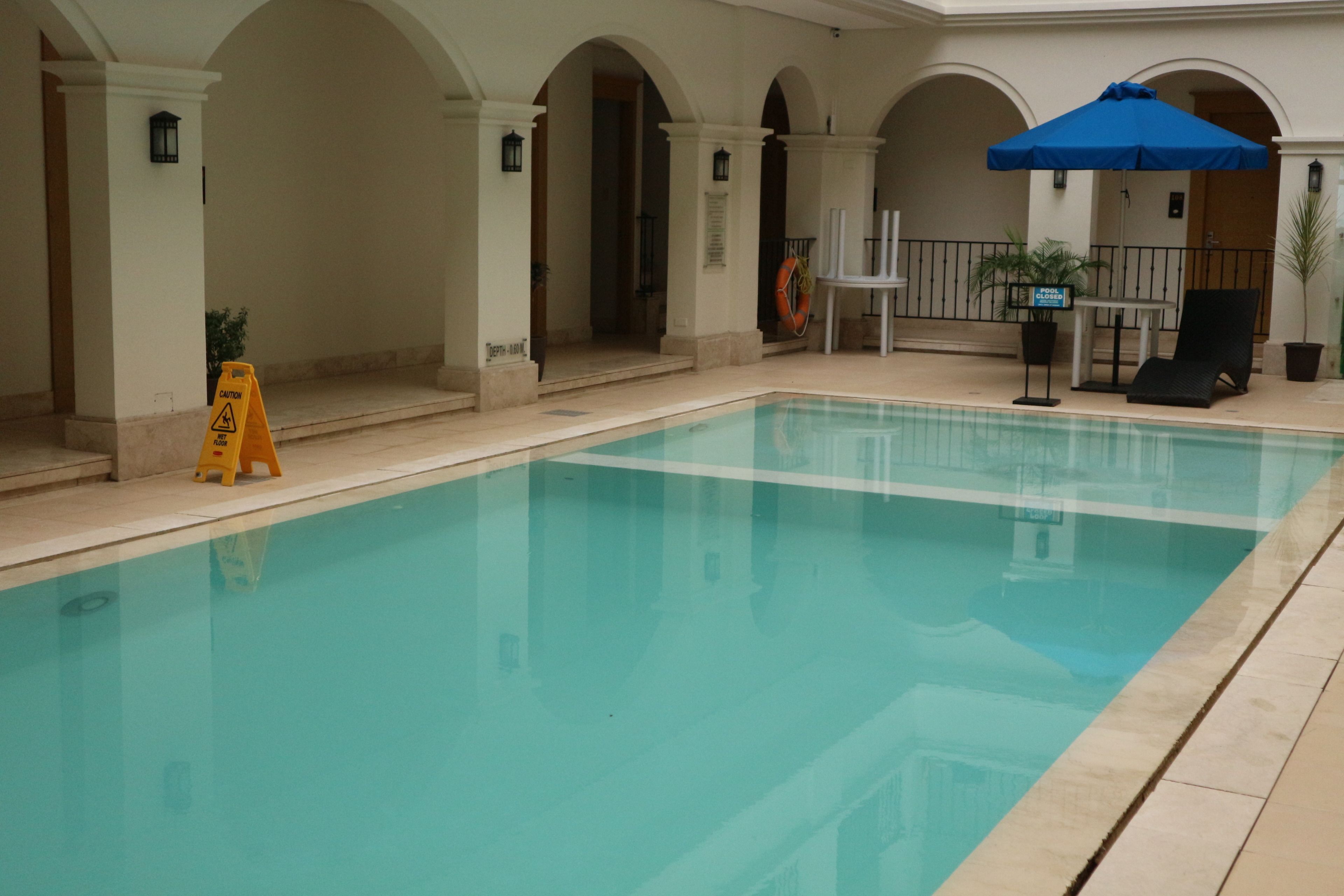 indoor pool, pool loungers