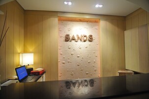 Check-in/check-out kiosk