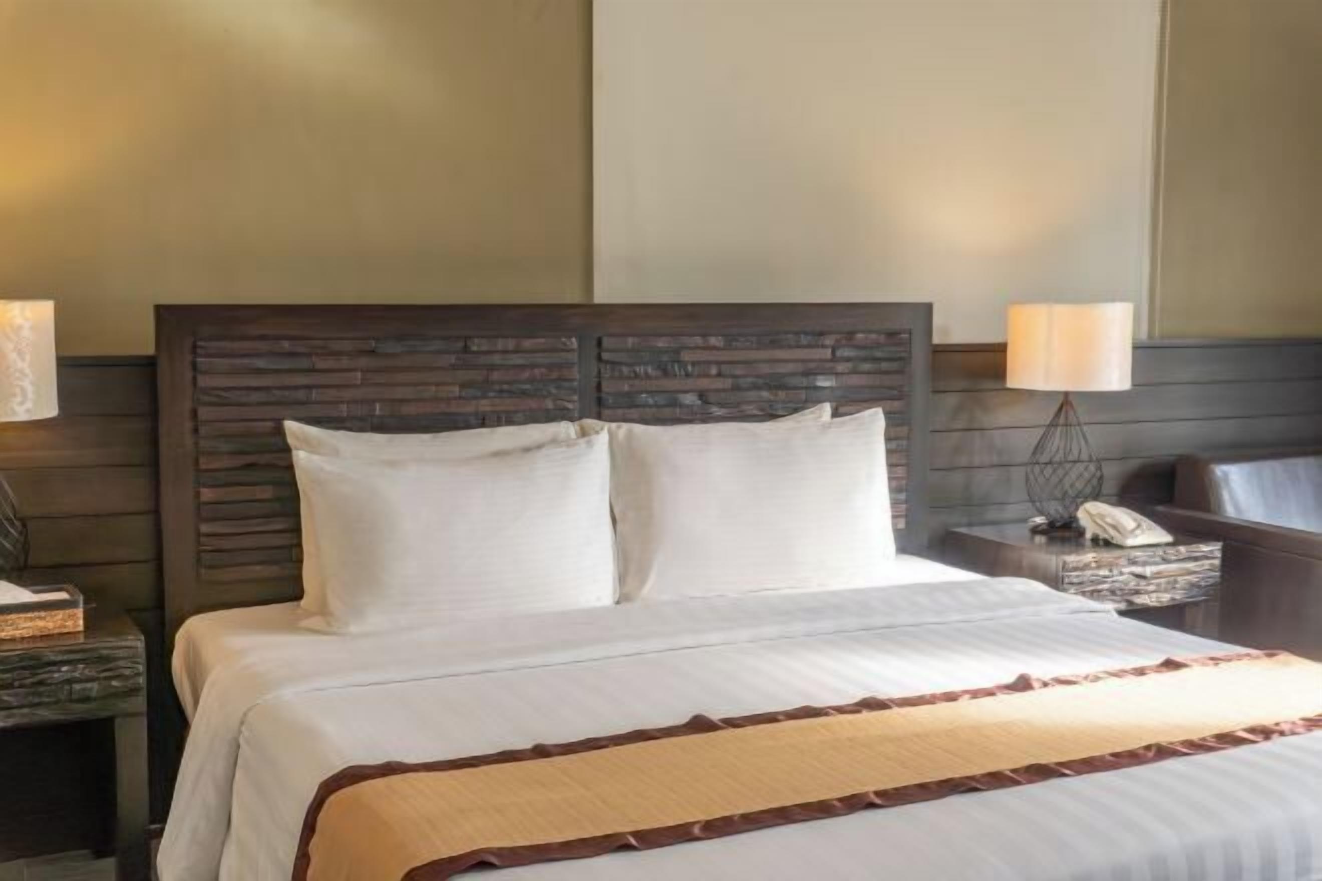 Ropa de cama de alta calidad y minibar 