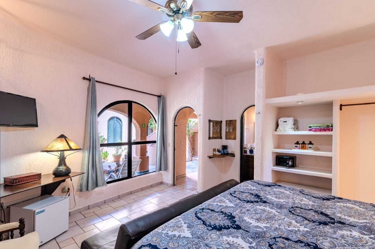 Standard Room (Columbia Room)