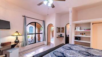 Standard Room (Columbia Room)