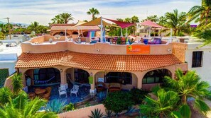 Fachada de la propiedad