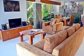 LCD TV - Villa Lea (Tabanan)