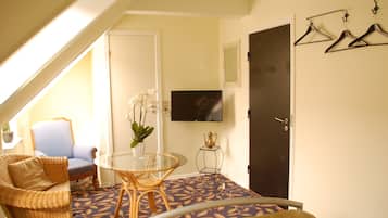 Habitación, baño privado | Wifi gratis y ropa de cama