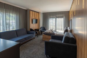 Standard Triple Room | Premium bedding, minibar, in-room safe, desk - Fengo Hotel (Trabzon)