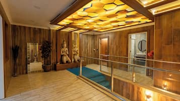 Couples treatment rooms, sauna, hot tub, Turkish bath, body treatments
