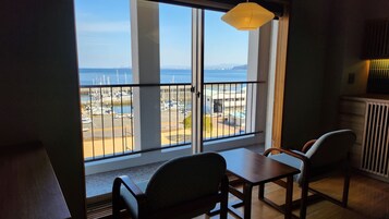 传统客房, 无烟房, 海洋景观 (Casual Japanese Style) | 客房内保险箱、办公桌、免费 WiFi、床单