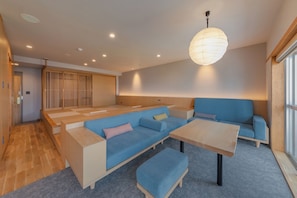 In-room safe, desk, free WiFi, bed sheets - Hotel New Tsuruta (Beppu)