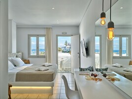 Premium bedding, in-room safe, iron/ironing board, free WiFi