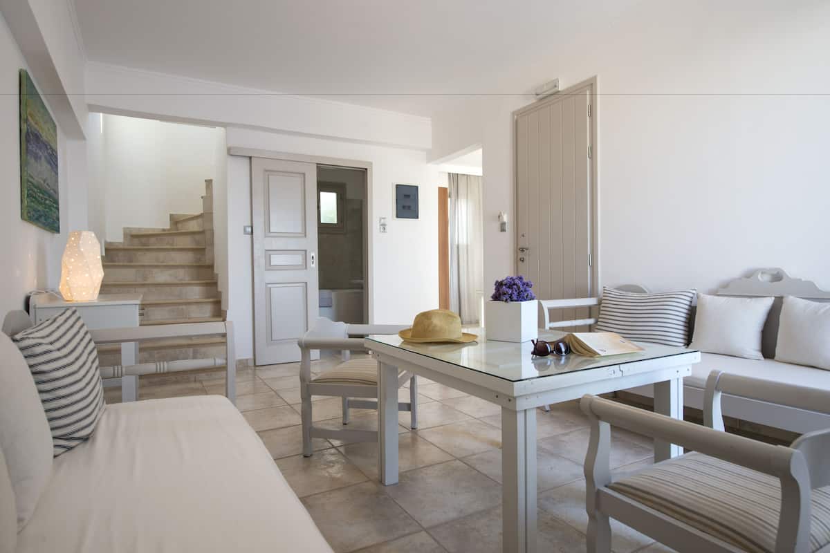 Family Suite, 2 Bedrooms, Balcony, Sea View | Living area