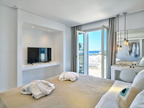 Suite Junior, 1 camera da letto, balcone, vista mare | Biancheria da letto di alta qualità, cassaforte in camera