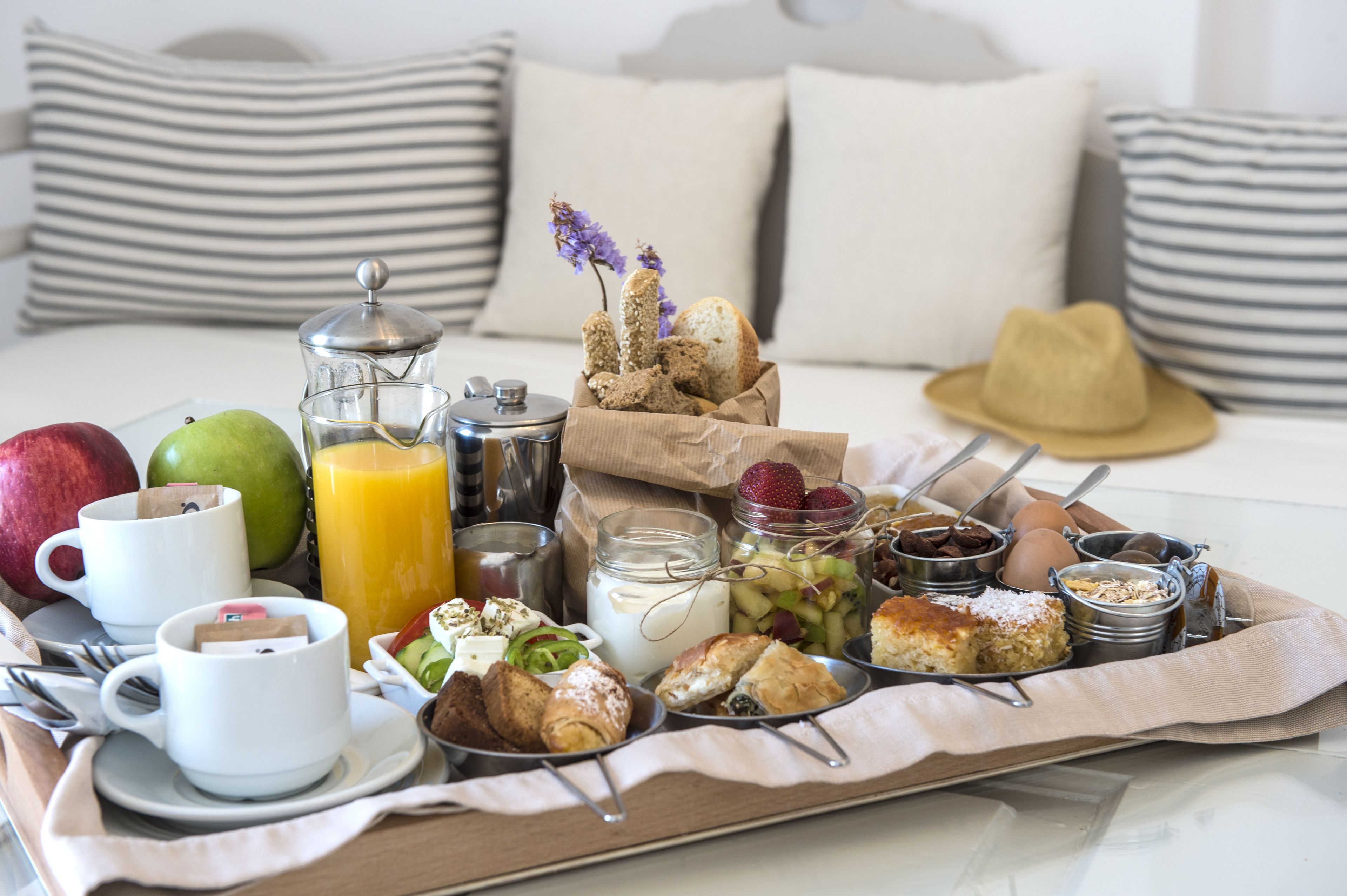 free daily full breakfast